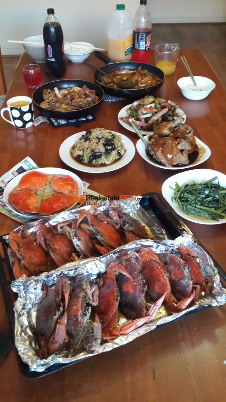 房东带大家去抓的螃蟹，螃蟹大餐