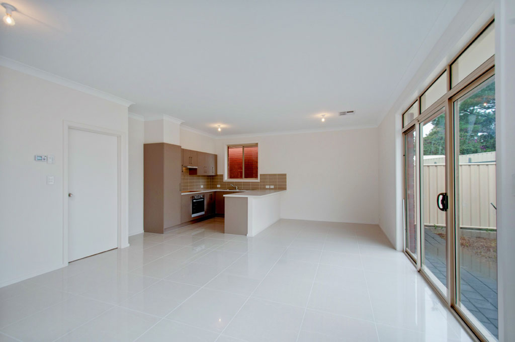 Photo_17_Medium Res JPG 1024px Wide_238461SEEITNOW_3C503FC6E.jpg